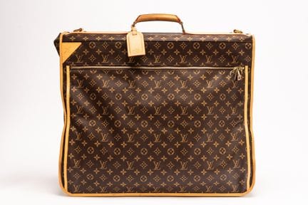 Louis Vuitton - Clothing Bag


Monogram canvas clo