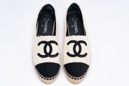 Chanel - Pair of CC Espadrilles


Ecru and black t