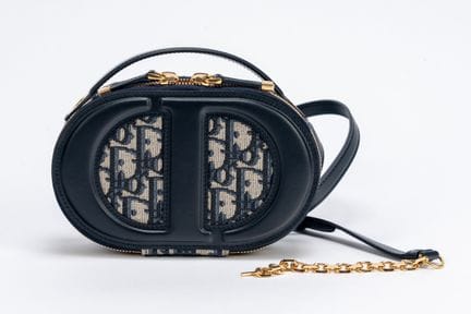 Christian Dior - Pouch Bag


Blue Dior Oblique fab