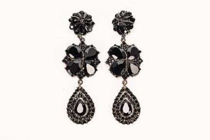 Yves Saint Laurent - Pair of earrings 


Dangle ea