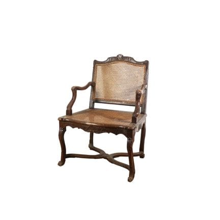 Fauteuil en bois mouluré et sculpté à décor de coq