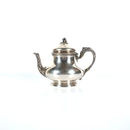 TETARD FRÈRES : Verseuse en argent, poinçon Minerv