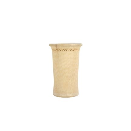 Vase type rouleau à col légèrement évasé en albâtr