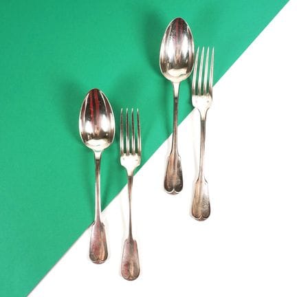 HENIN & CIE : Deux couverts en argent, poinçon Min