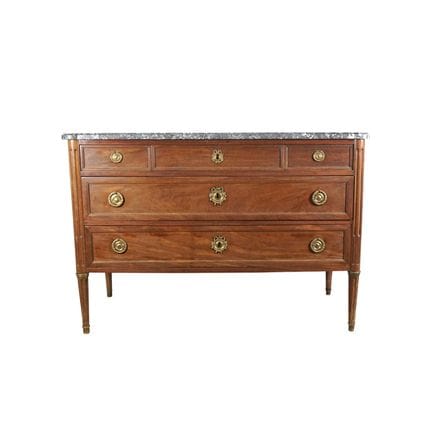 Commode en bois ouvrant en façade à cinq tiroirs s