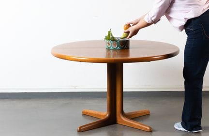 LAVORO SCANDINAVO - Circa 1960
Tavolo rotondo in l