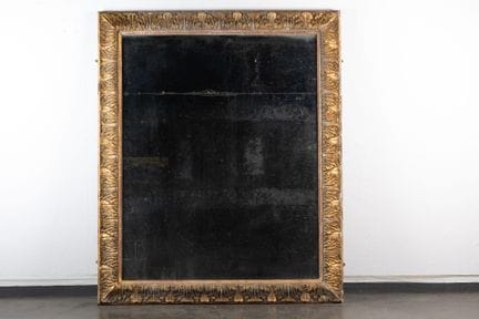 Impressive rectangular mirror made of wood and gil