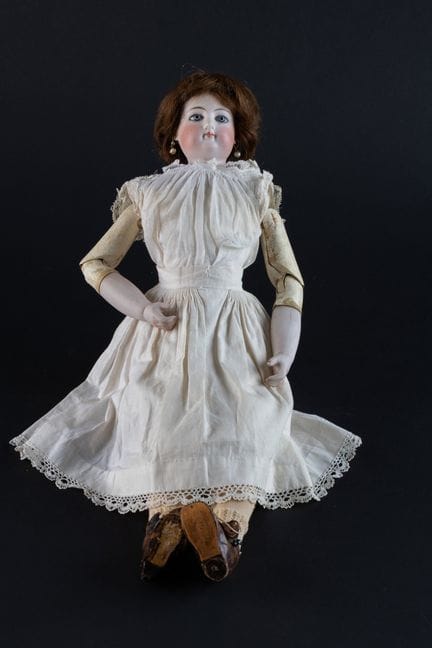 Fashion doll, circa 1880
Porcelain head, fixed blu