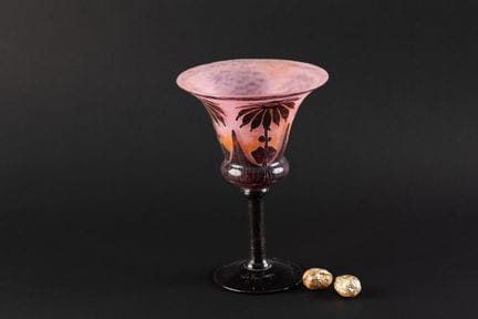 LE VERRE FRANCAIS
Vase évasé sur haut piédouche en