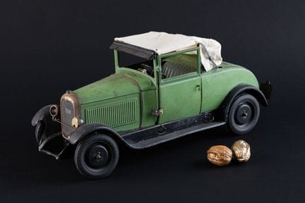 André Citroën Toy Car 
1/10-scale C6 convertible r