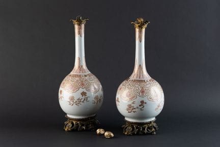 CHINE - Epoque KANGXI   (1662 - 1722)
Deux vases d