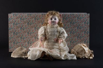 Steiner baby doll, circa 1890/1900
Solid porcelain