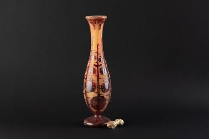 LE VERRE FRANCAIS
Vase de forme balustre sur piédo