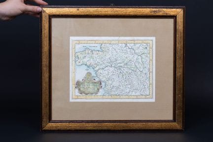 Colectivo
Pequeño mapa de Bretaña enmarcado (26 x 