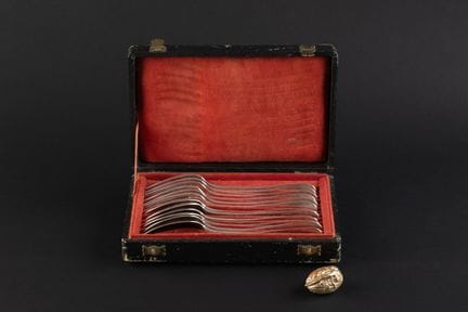 SERIE DE SIX COUVERTS DE TABLE en argent (950). Da