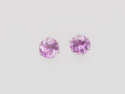 Pair of 750°/°° (18K) white gold stud earrings, ea
