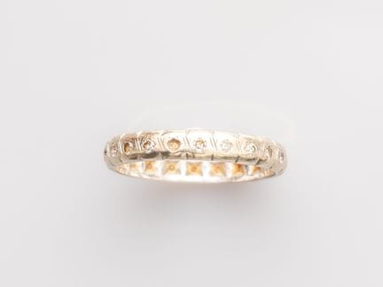 Delicate platinum and 750°/°° (18K) white gold wed