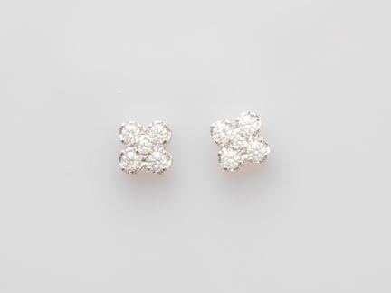 Pair of 750°/°° (18K) white gold clover-shaped ear