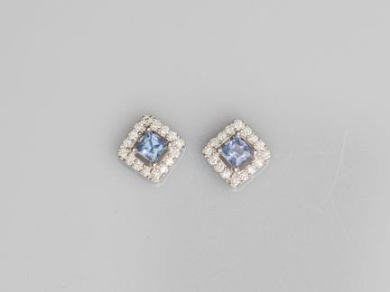 Pair of square earrings in 750°/°° (18K) white gol