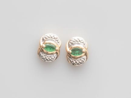 Pair of two-tone 750°/°° (18K) gold earrings, set 