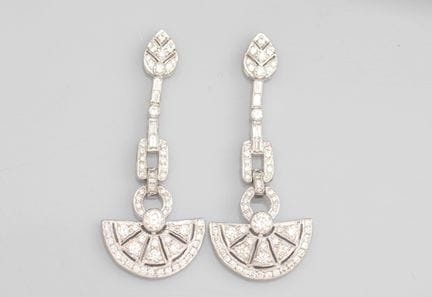 Pair of palmettes earrings in 750°/° white gold, w