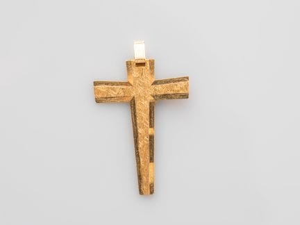 750°/°° (18K) yellow gold First Communion cross, b