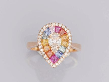Rose gold pear-shaped ring, set with brilliant-cut