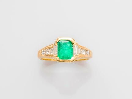 750°/°° (18K) yellow gold ring, set with a rectang