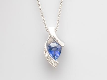 Long 750°/°° (18K) white gold chain with a forçat 