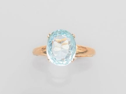 750°/°° (18K) yellow gold ring, set with a faceted