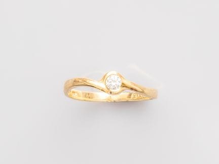 Delicate solitaire ring in 750°/°° (18K) yellow go