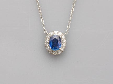 750°/°° (18K) white gold necklace with a fine forç