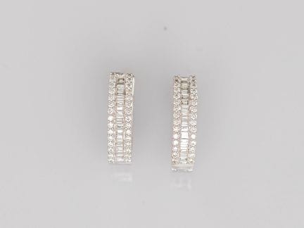 Pair of 750°/°° (18K) white gold hoop earrings, se