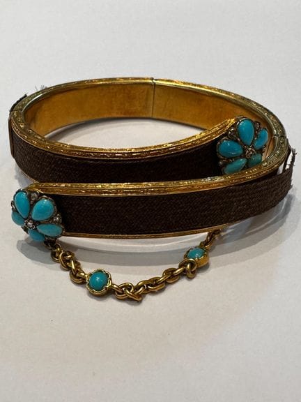 Bracelet 
articulé sentimental en or 18K (750) orn
