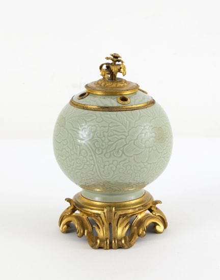 Pot-pourri 
contenitore in porcellana celadon a mo