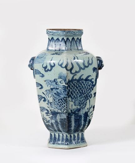 CINA - XVII secolo
Vaso esagonale in porcellana de