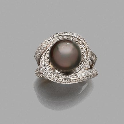 Anello tourbillon 
in oro bianco 18 carati (750), 
