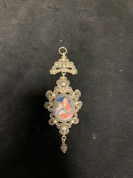 Due elementi di catena da collana 
in argento e ve