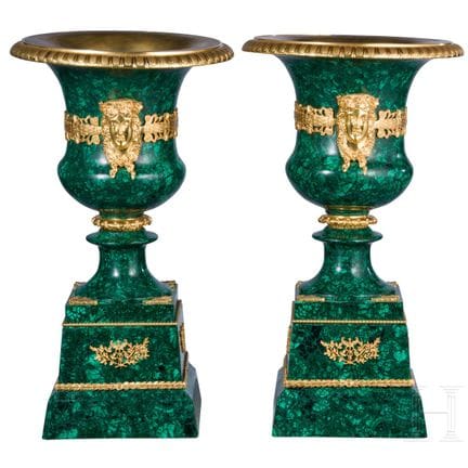 Paire de grands vases français en malachite montés