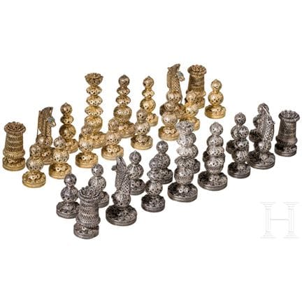 Set di pezzi da scacchi in argento filigranato, Is