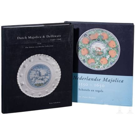 Due libri di riferimento sul tema della maiolica o