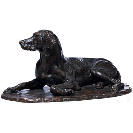 Una scultura in bronzo a grandezza naturale raffig