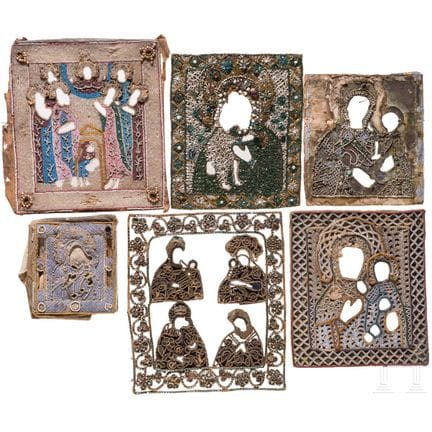 Six oklads ornés de perles, Russie, XIXe siècle  
