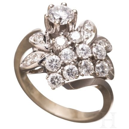 Anello in oro 14 carati con diamanti incastonati  