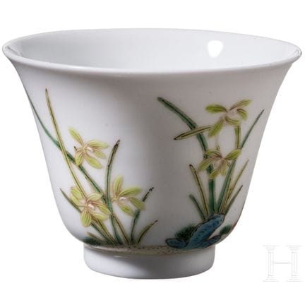 A small famille rose cup with flowers and a poem, 