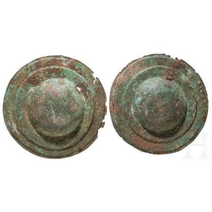 Deux phalères en bronze (armure pectorale et dorsa