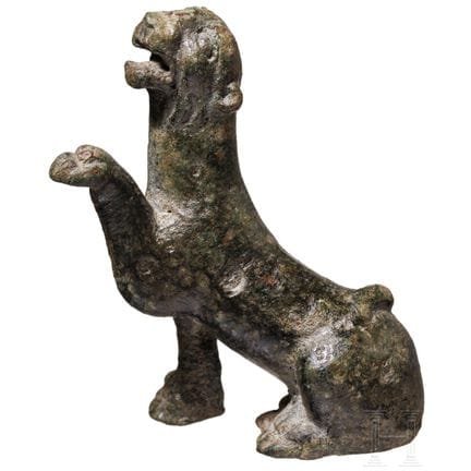 Statuette en bronze représentant une panthère, d'é