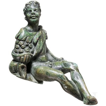 Statuette en bronze représentant un faune assis, r