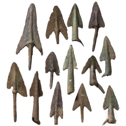 13 arrowheads from the Urnfield period, 12th–9th c