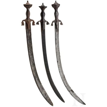 Tre pulwar afghani, XIX secolo  
Lame ricurve sul 